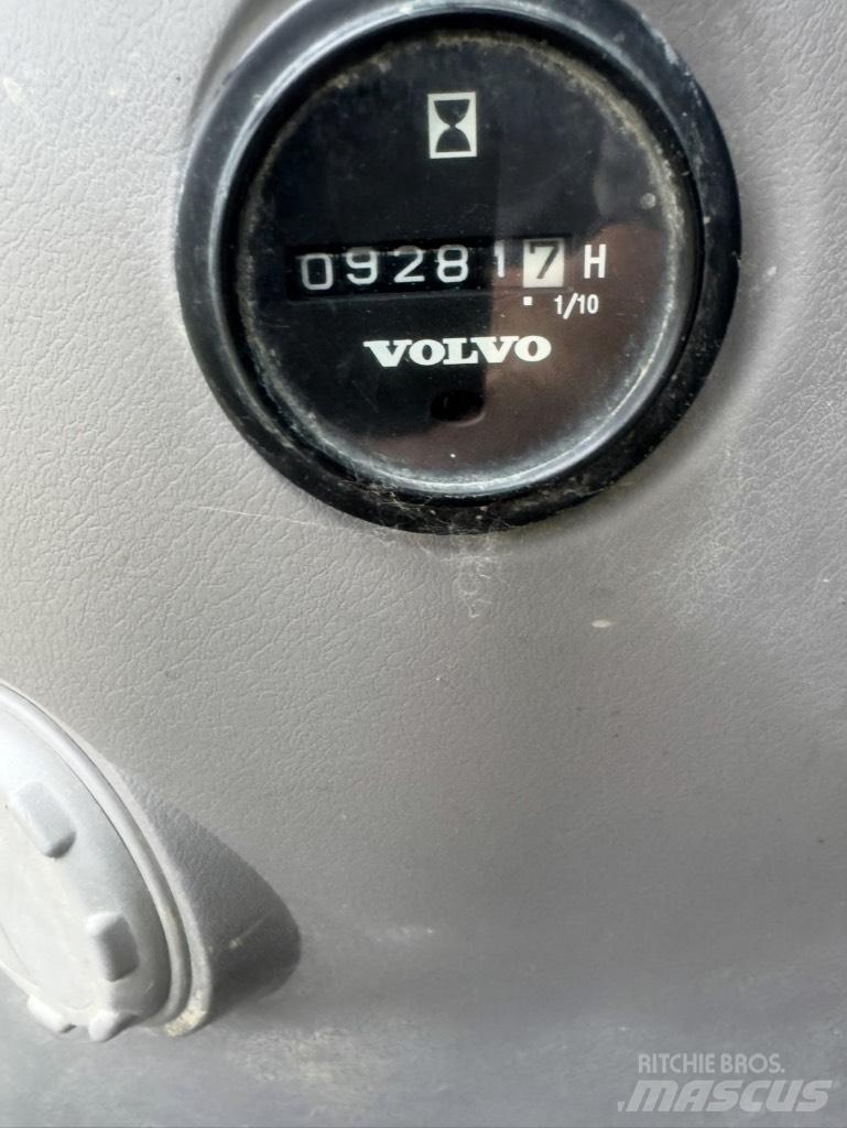 Volvo ECR235DL Bageri guseničari