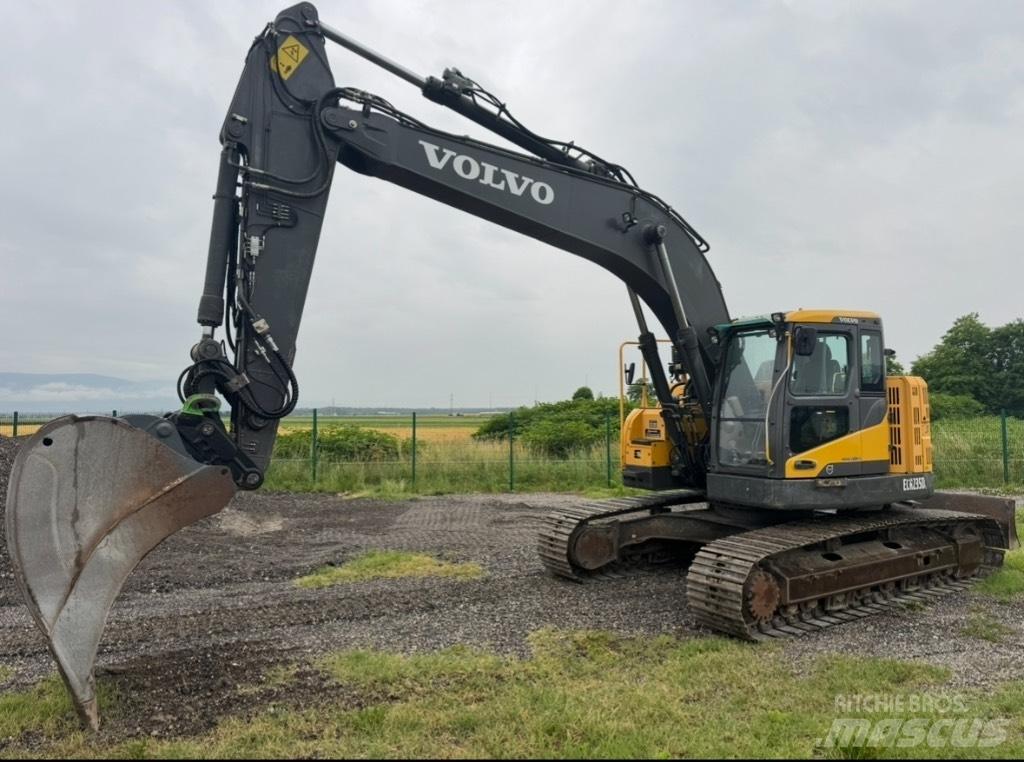 Volvo ECR235DL Bageri guseničari