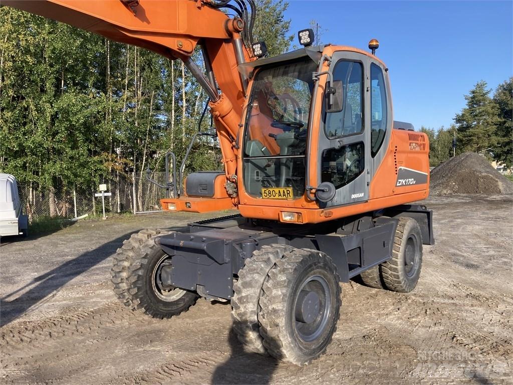 Doosan DX 170 W Bageri točkaši