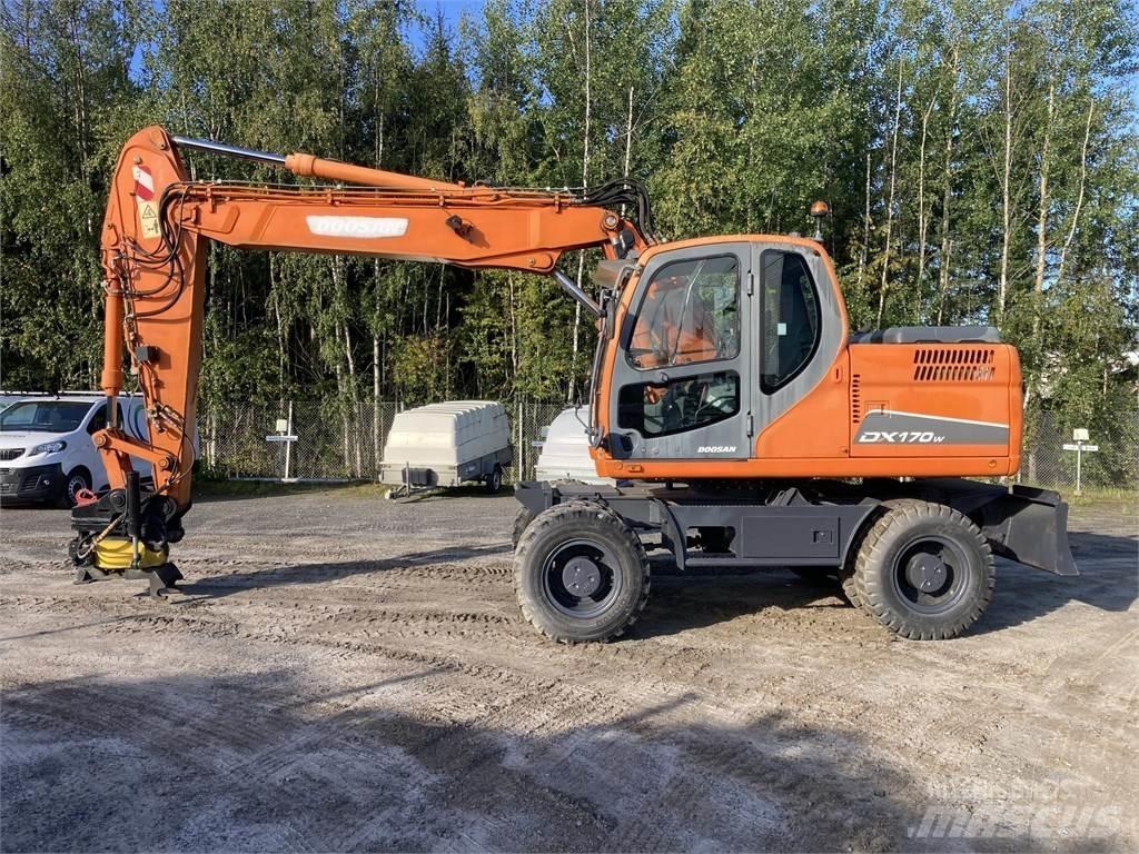 Doosan DX 170 W Bageri točkaši