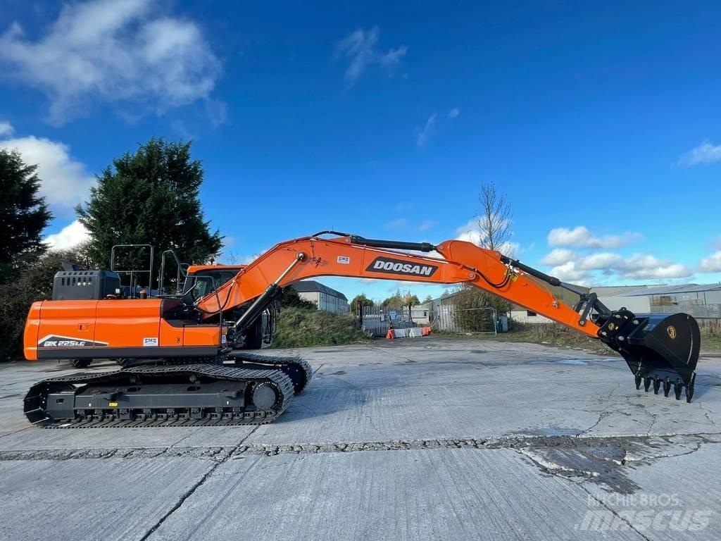 Doosan DX225LC-7 Bageri guseničari
