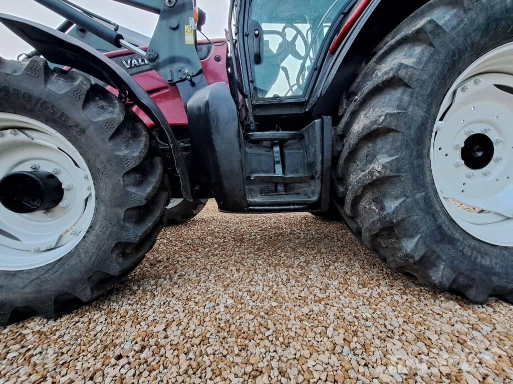 Valtra N 121 Traktori
