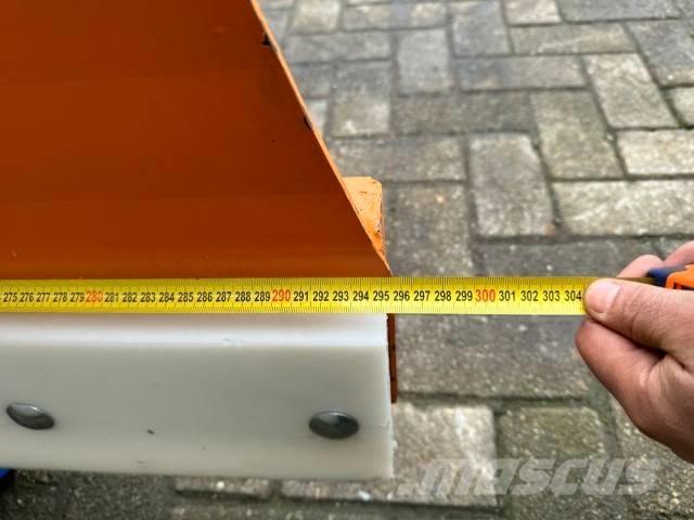  Sneeuwschuif lfn 30 Snežne daske i plugovi