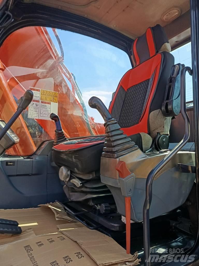 Doosan DX150 LC Bageri guseničari