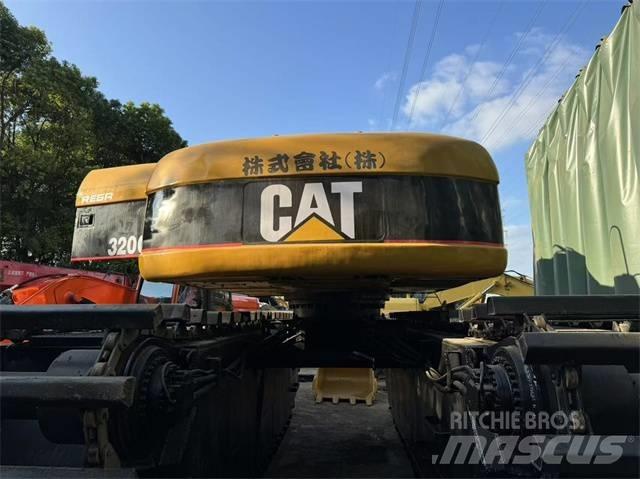 CAT 320 C Polovni amfibijski bageri