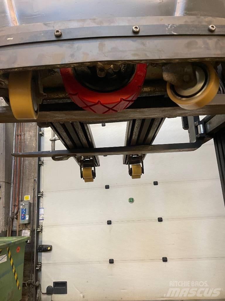 BT Toyota SWE080L Ručni električni viljuškar