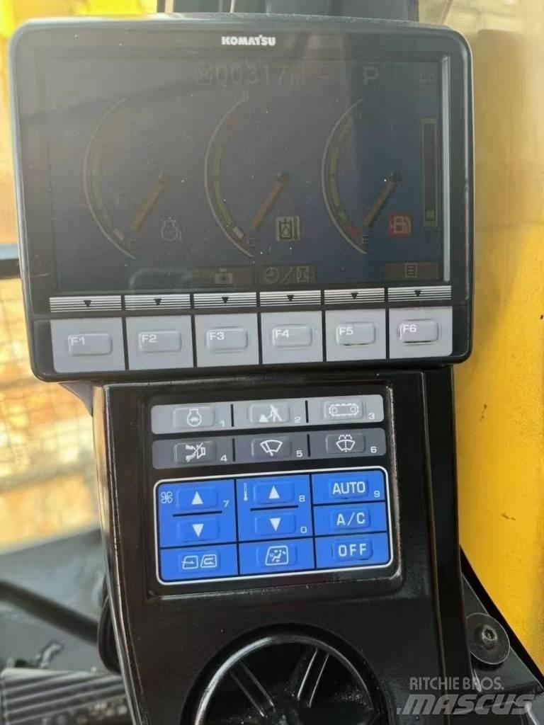 Komatsu 450LC-8 Bageri guseničari