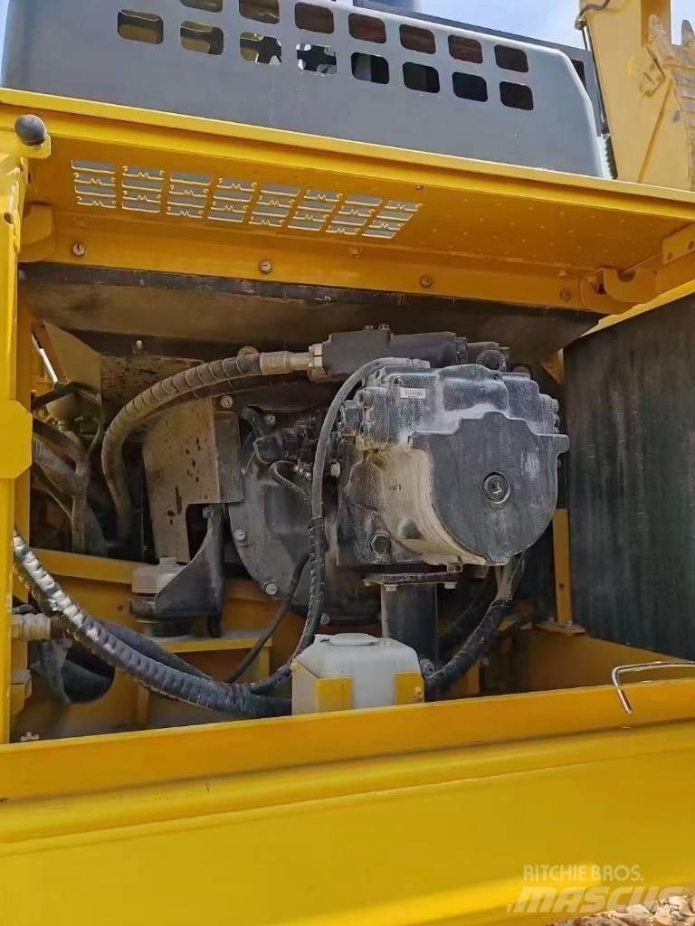 Komatsu 450LC-8 Bageri guseničari