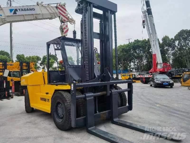 Komatsu FD 160 Dizelski viljuškari