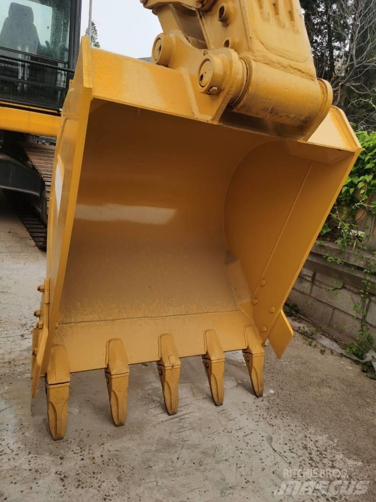 Komatsu PC 220-7 Bageri guseničari