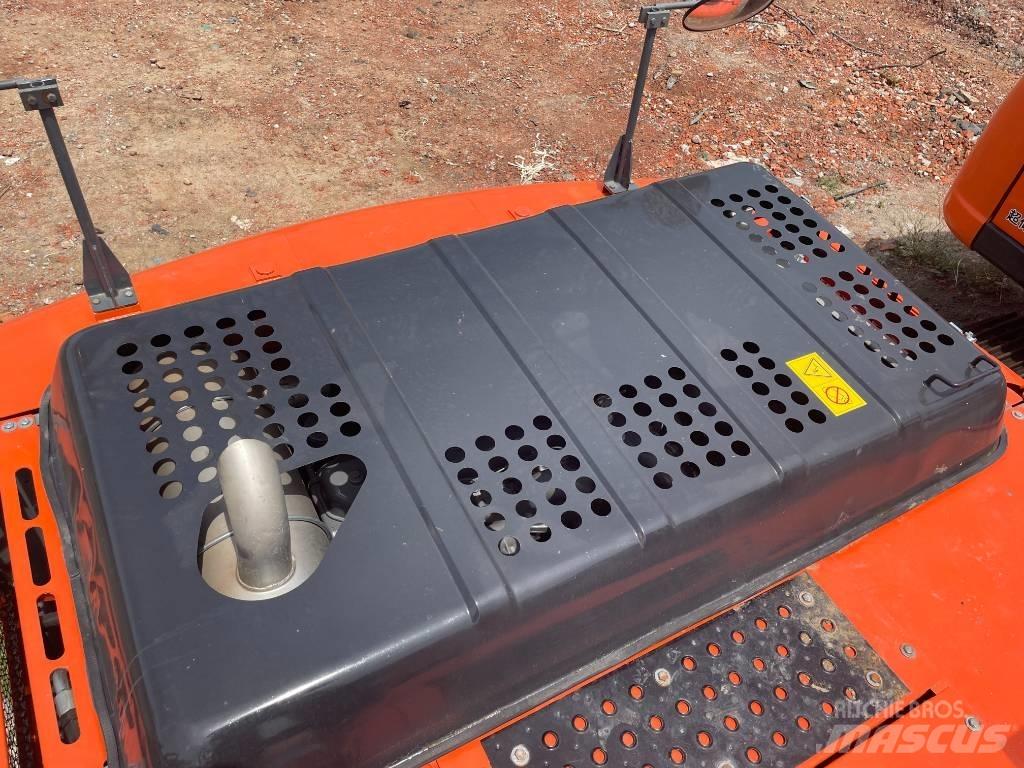 Hitachi ZX200 Bageri guseničari
