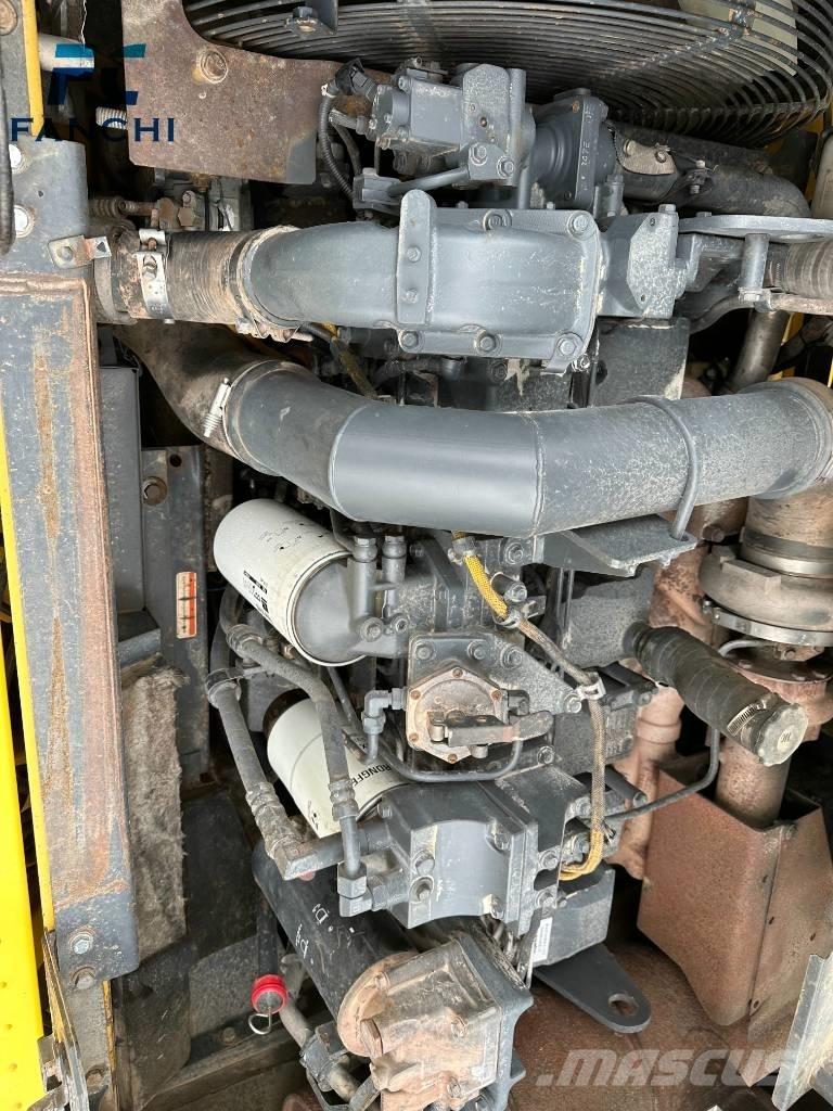Komatsu PC 450-8 Bageri guseničari