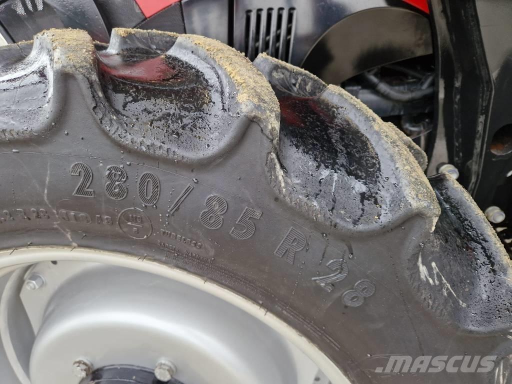Case IH Farmall 85 C Traktori