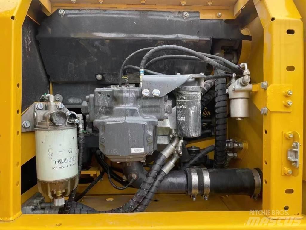 Komatsu PC220-8 Bageri guseničari