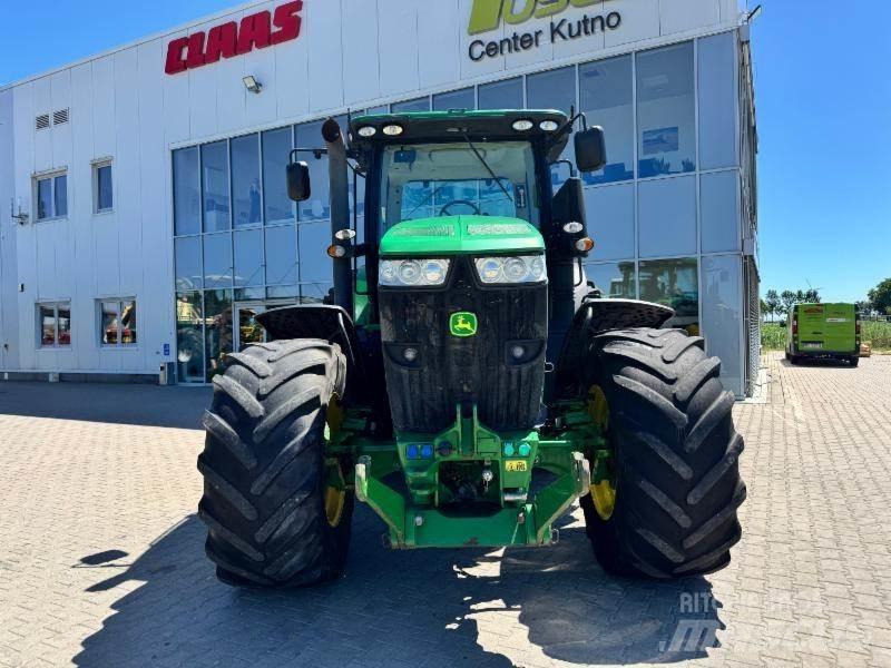 John Deere 7215 Traktori