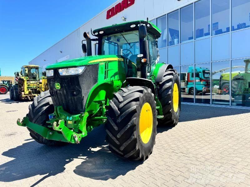 John Deere 7215 Traktori