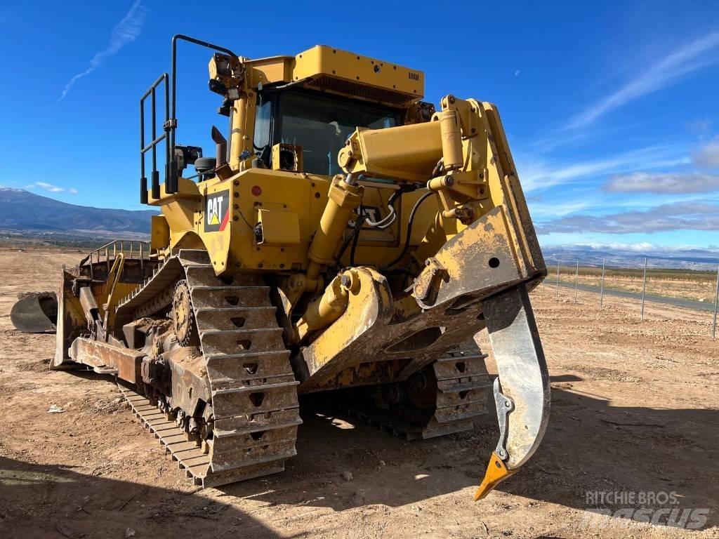 CAT D 8 T Buldožeri guseničari