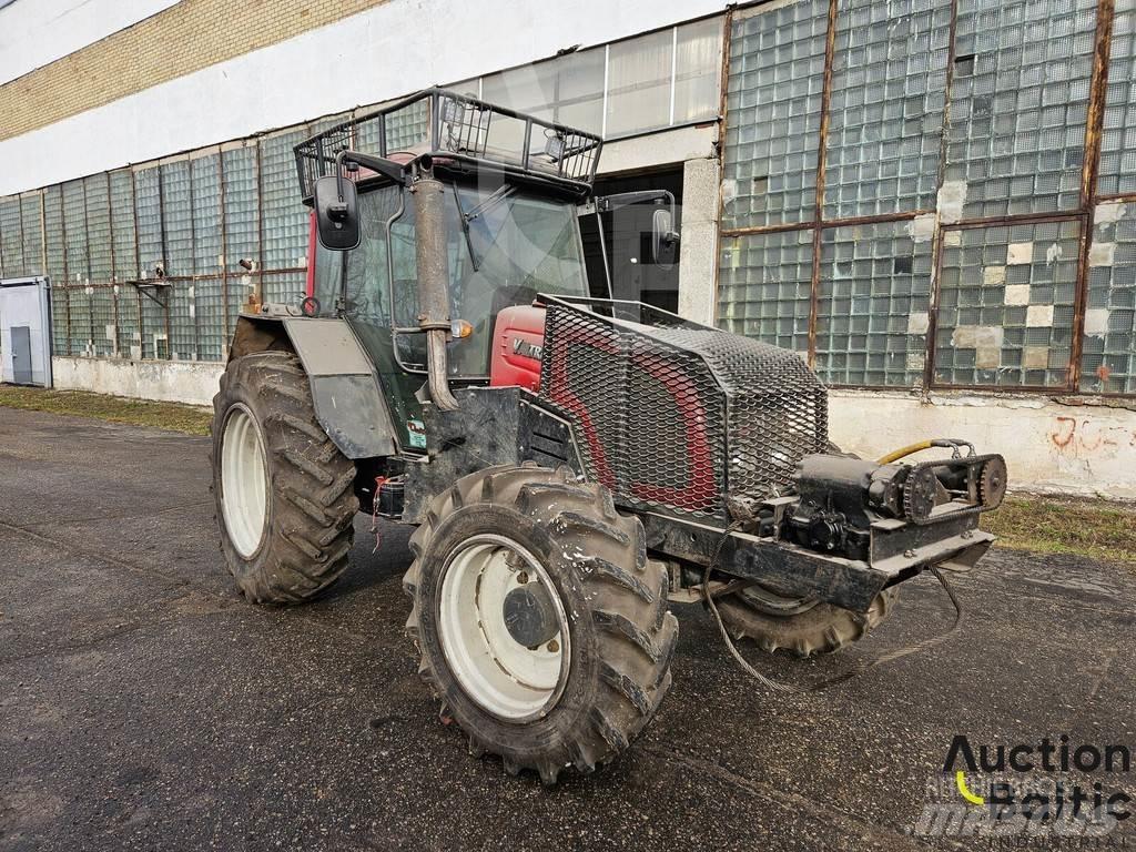Valtra A 93H Traktori