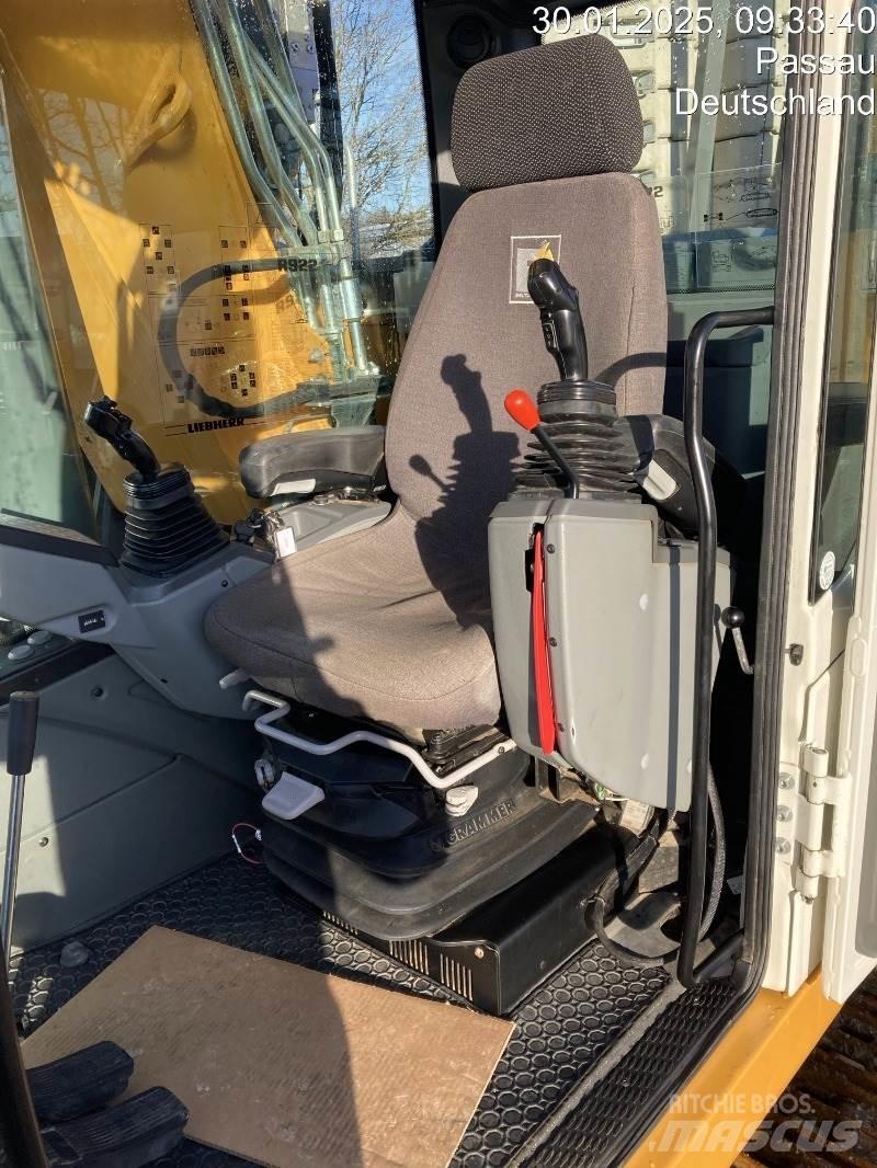 Liebherr R922 Bageri guseničari