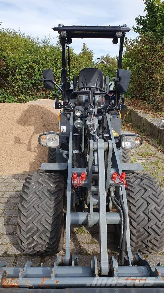 GiANT G 2300 X-tra Utovarivači na točkove