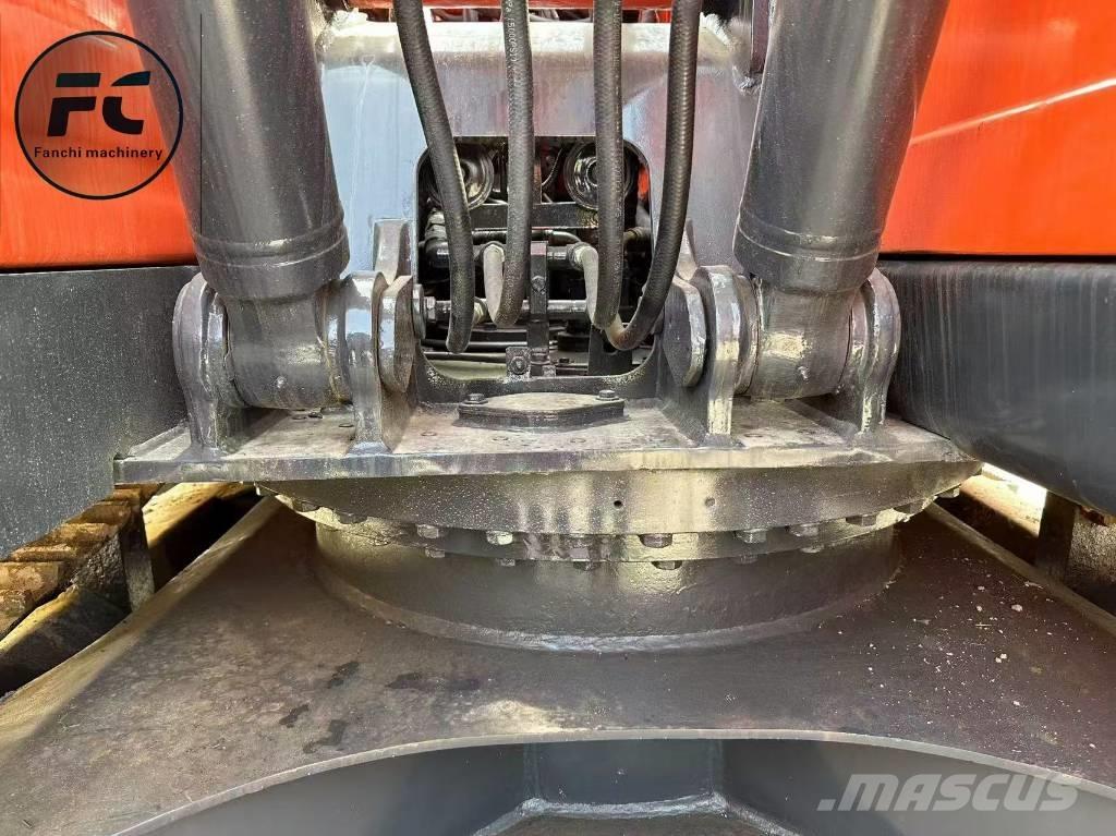 Doosan DX 140 LC Bageri guseničari