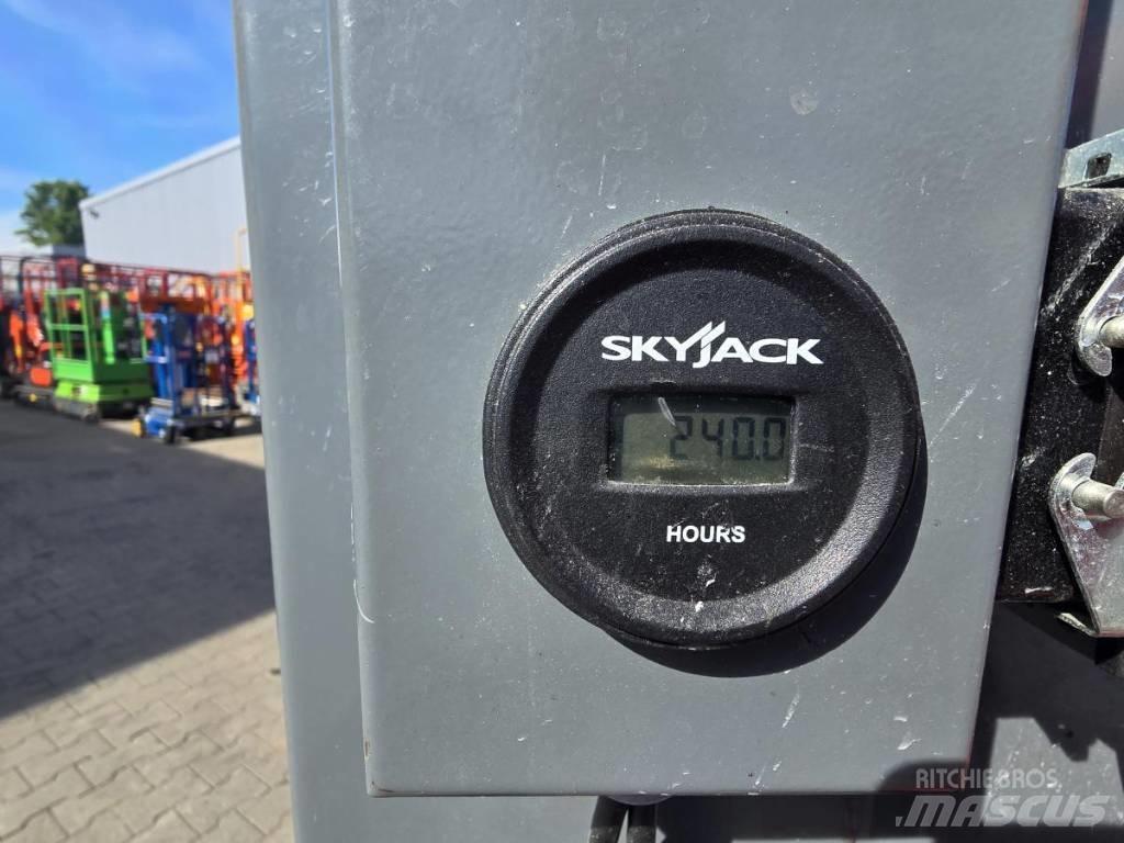 SkyJack SJ 16 Jarbolne penjajuće platforme