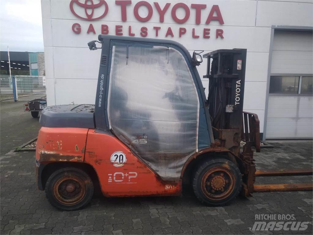 Toyota 40-8FD40N Dizelski viljuškari