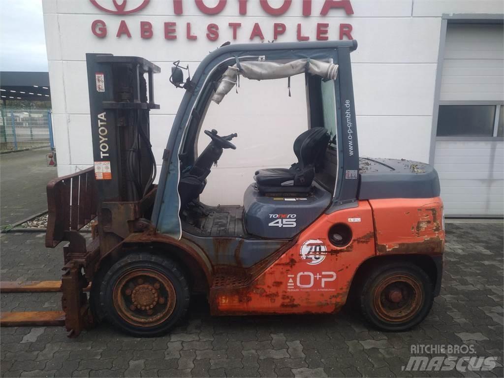 Toyota 40-8FD40N Dizelski viljuškari