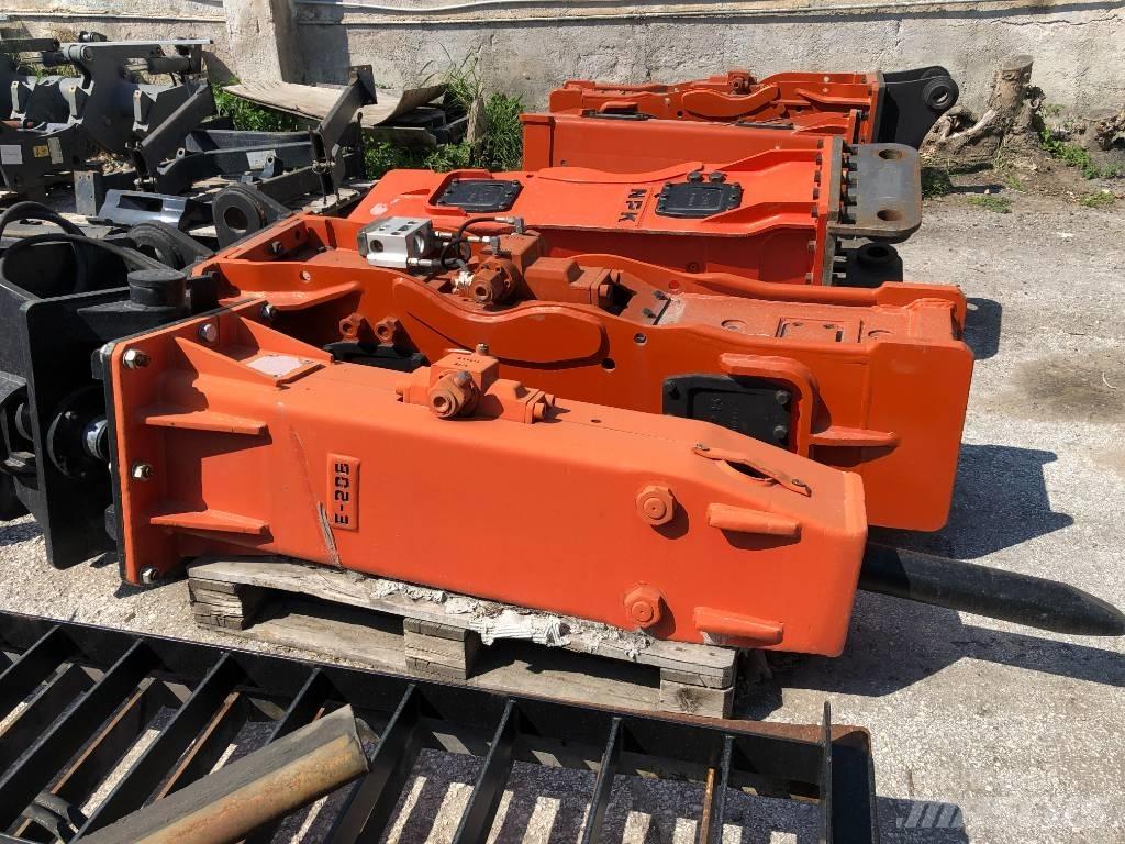 NPK E-206 Čekići