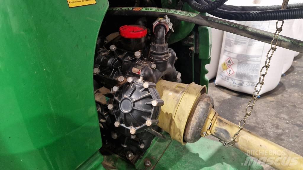 John Deere 962 i Vučene prskalice
