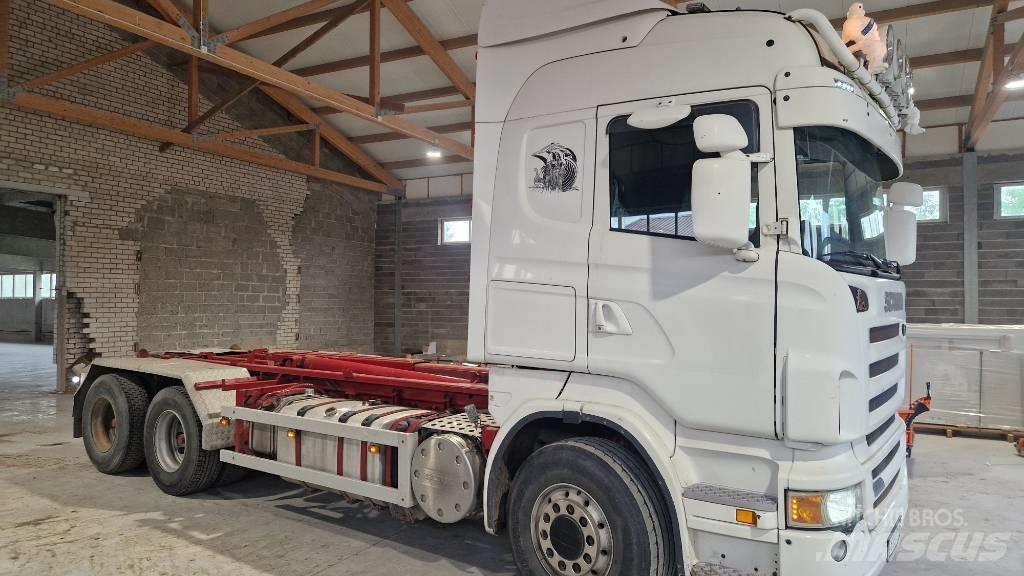 Scania R 620 Rol kiper kamioni sa kukom za podizanje tereta