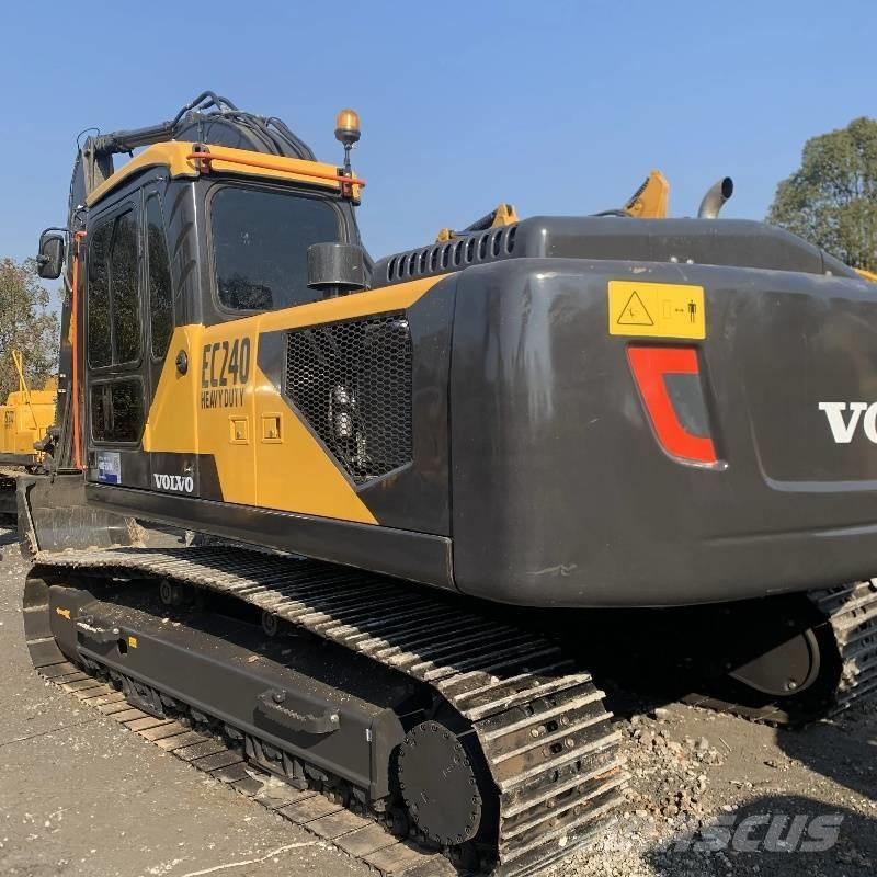 Volvo EC 240 Bageri guseničari