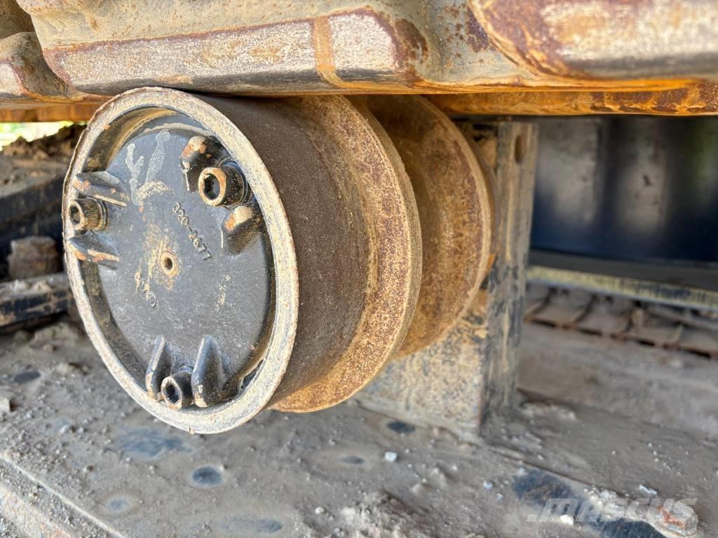 CAT 374 (On Transport) Bageri guseničari