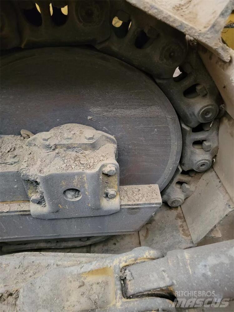 CAT D7G2 Buldožeri guseničari