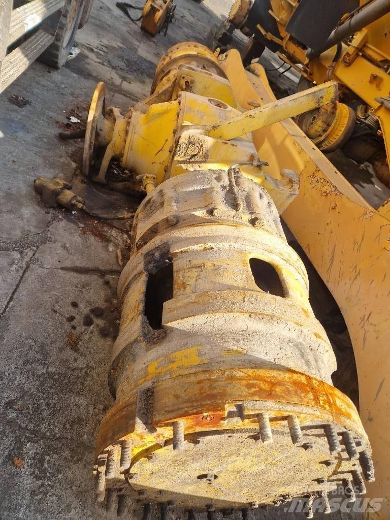 Komatsu KWA 055HD-4 Osovine