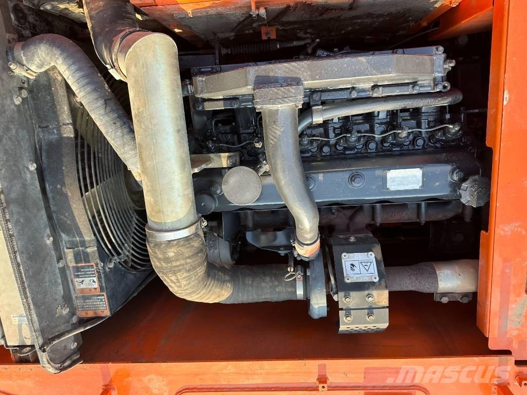 Doosan DX140LC Bageri guseničari