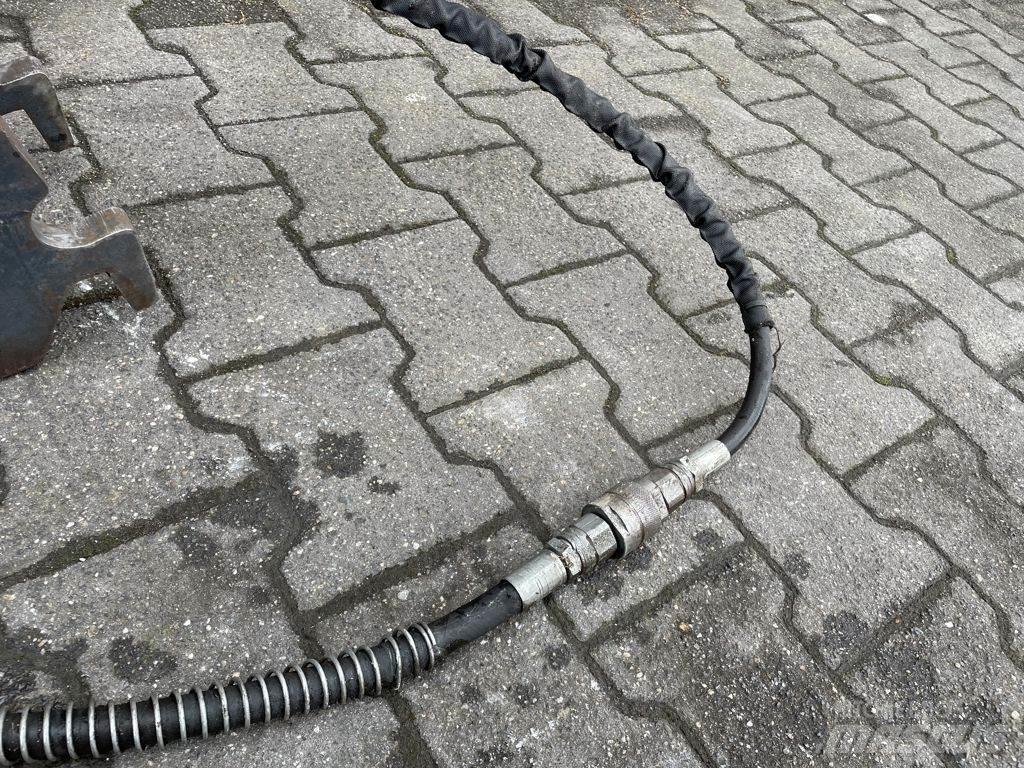 Gehl GS35 Čekići