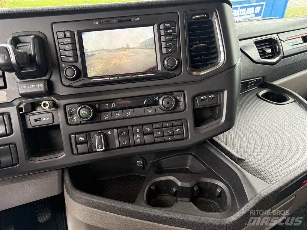 Scania R650 6X2 Rol kiper kamioni sa kukom za podizanje tereta