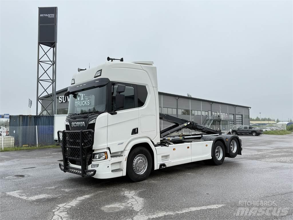 Scania R650 6X2 Rol kiper kamioni sa kukom za podizanje tereta