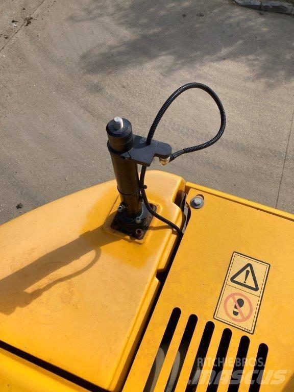 JCB 245 XR Bageri guseničari