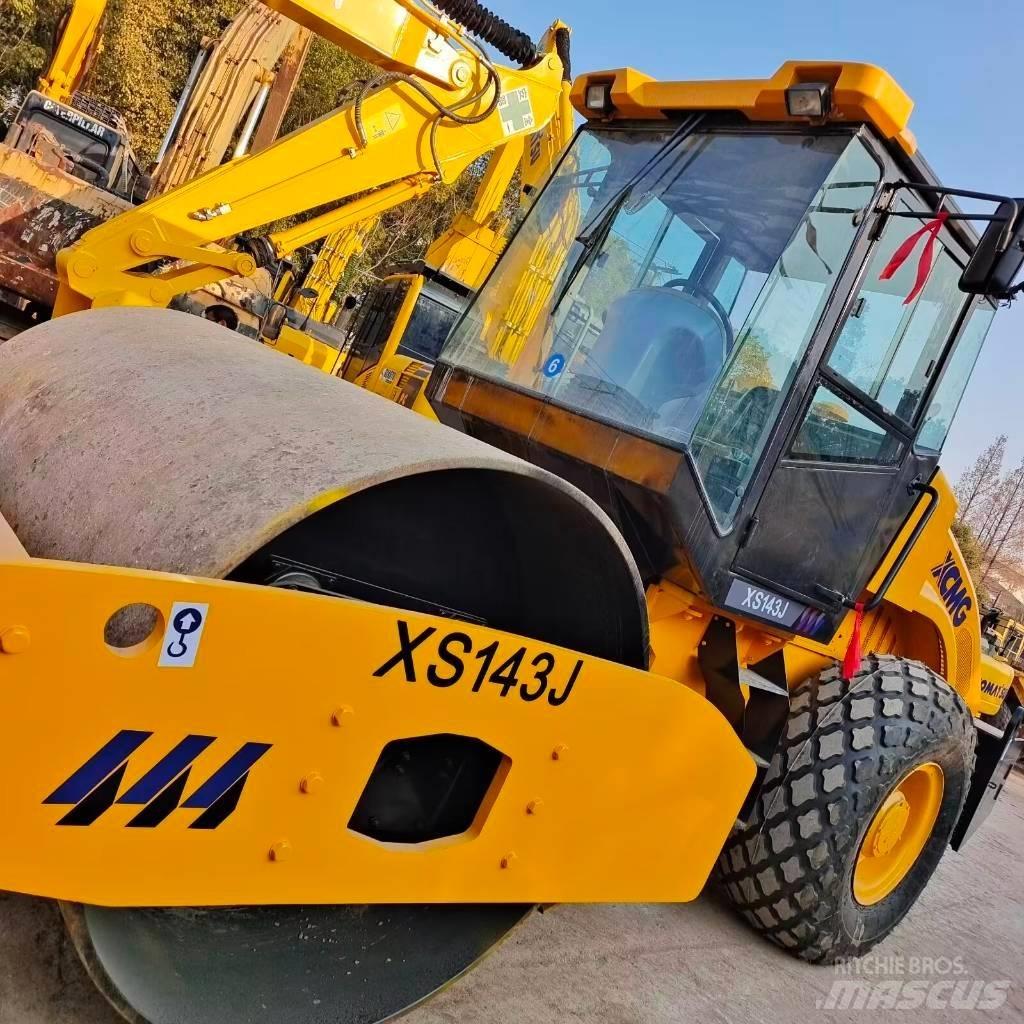XCMG XS 142 J Valjci sa jednim bubnjem