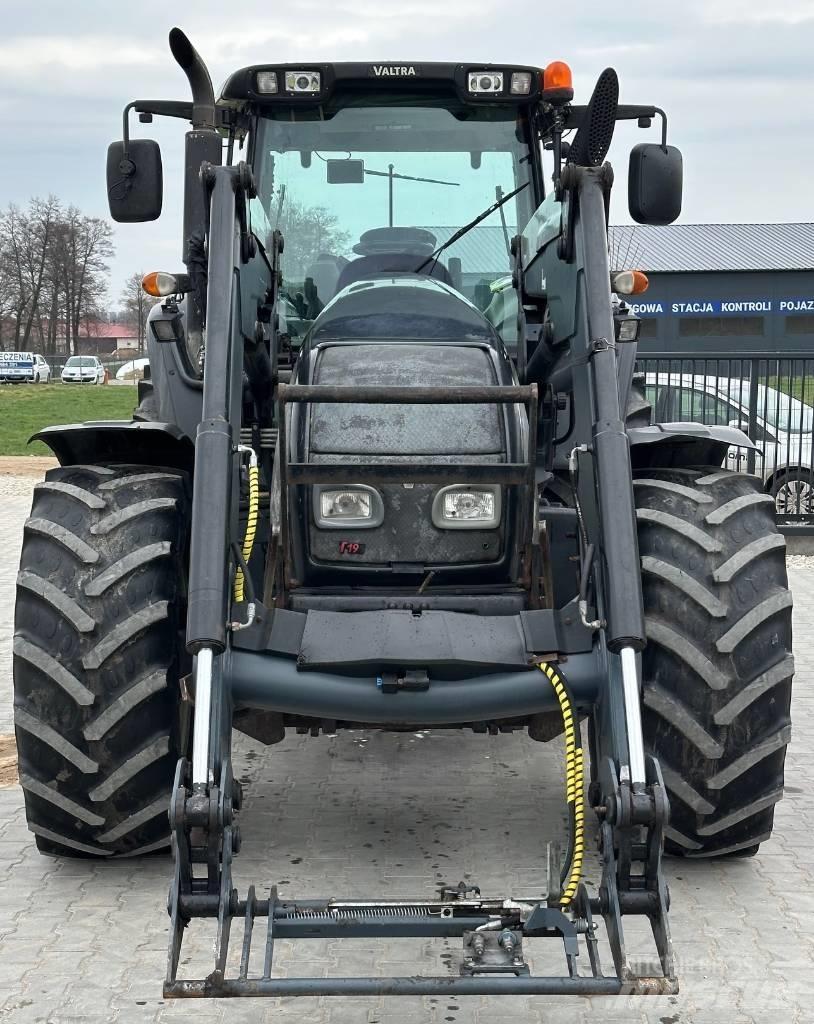 Valtra T 191 Traktori
