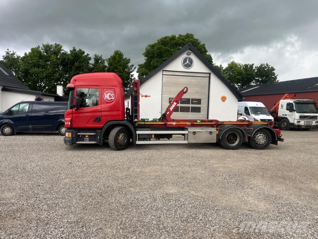 Scania P 320 Rol kiper kamioni sa kukom za podizanje tereta