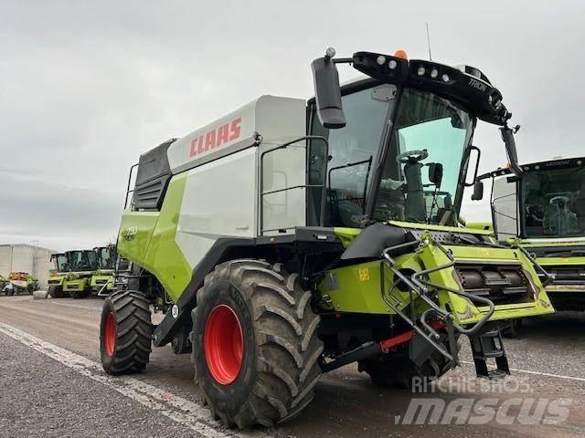 CLAAS TRION 750 Kombajni