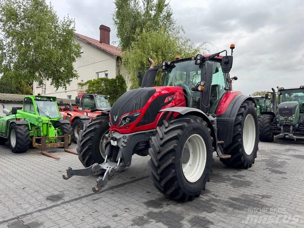 Valtra T234 VERSU Traktori