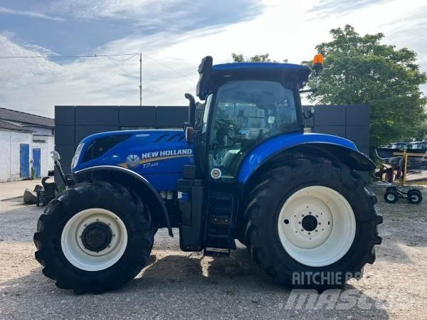New Holland T7.225 Traktori
