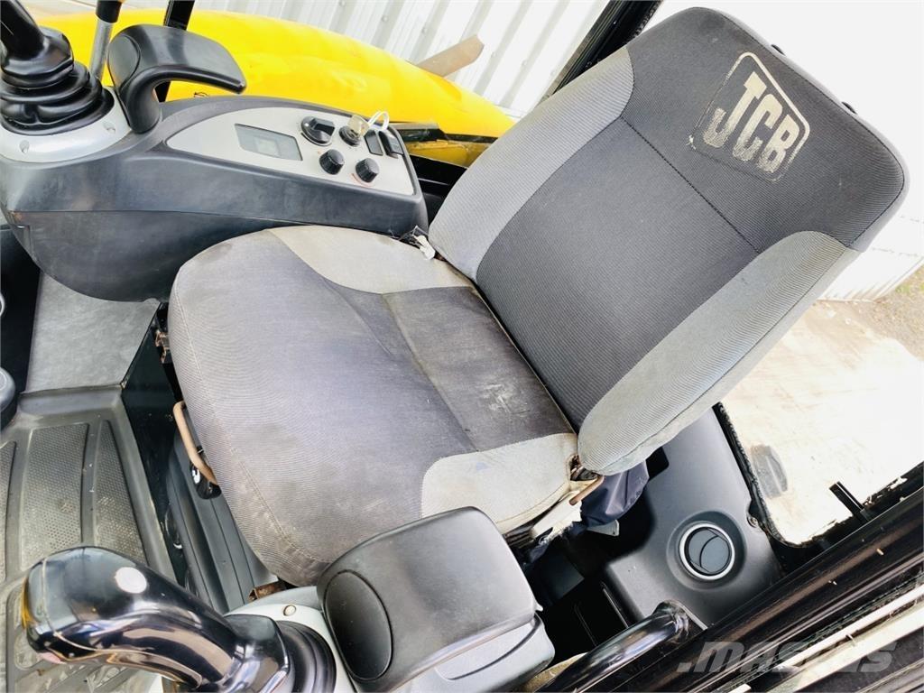 JCB 8045ZTS Midi bageri 7t – 12t