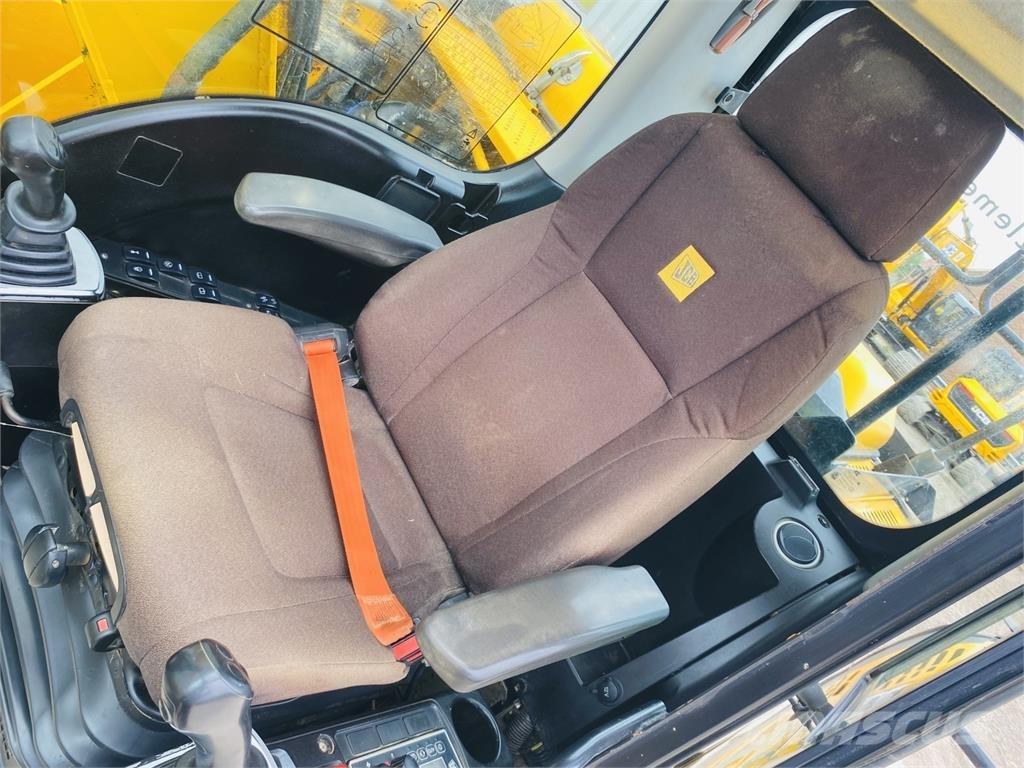 JCB JS130LC Bageri guseničari