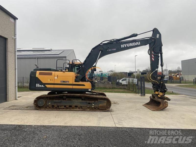 Hyundai HX220 L Bageri točkaši