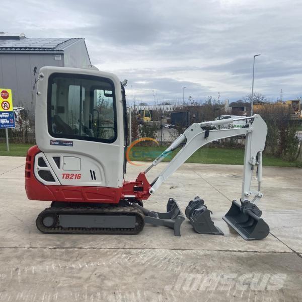 Takeuchi TB216 Bageri točkaši